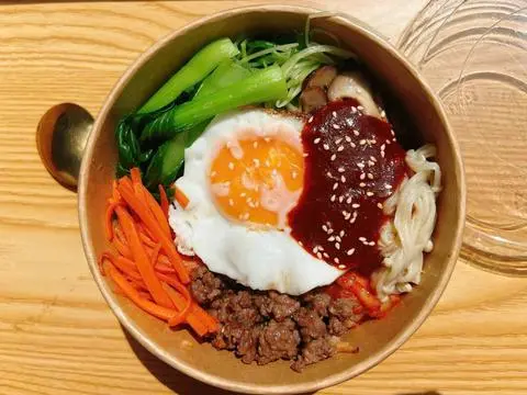Hình ảnh cơm trộn bò hàn quốc