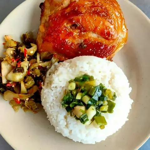 Hình ảnh Cơm Tấm Gà Nướng Mật Ong
