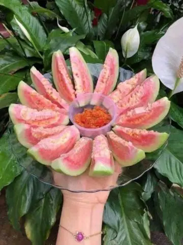 Hình ảnh Ổi Ruby Cắt Khay 