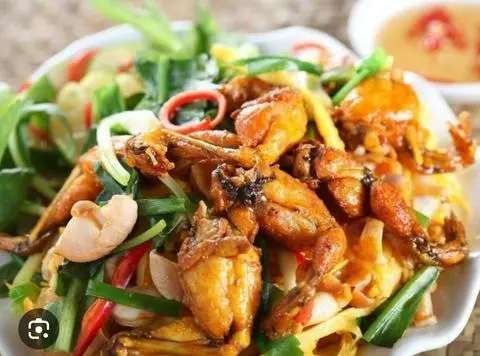 Hình ảnh Ếch xào Măng Đĩa Vừa