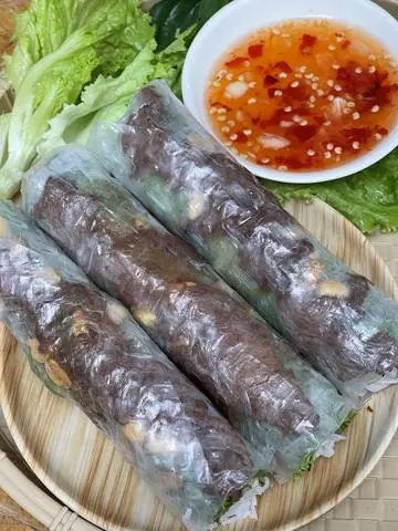 Hình ảnh Gỏi Cuốn Bò Xào chấm Nước Mắm Capuchia