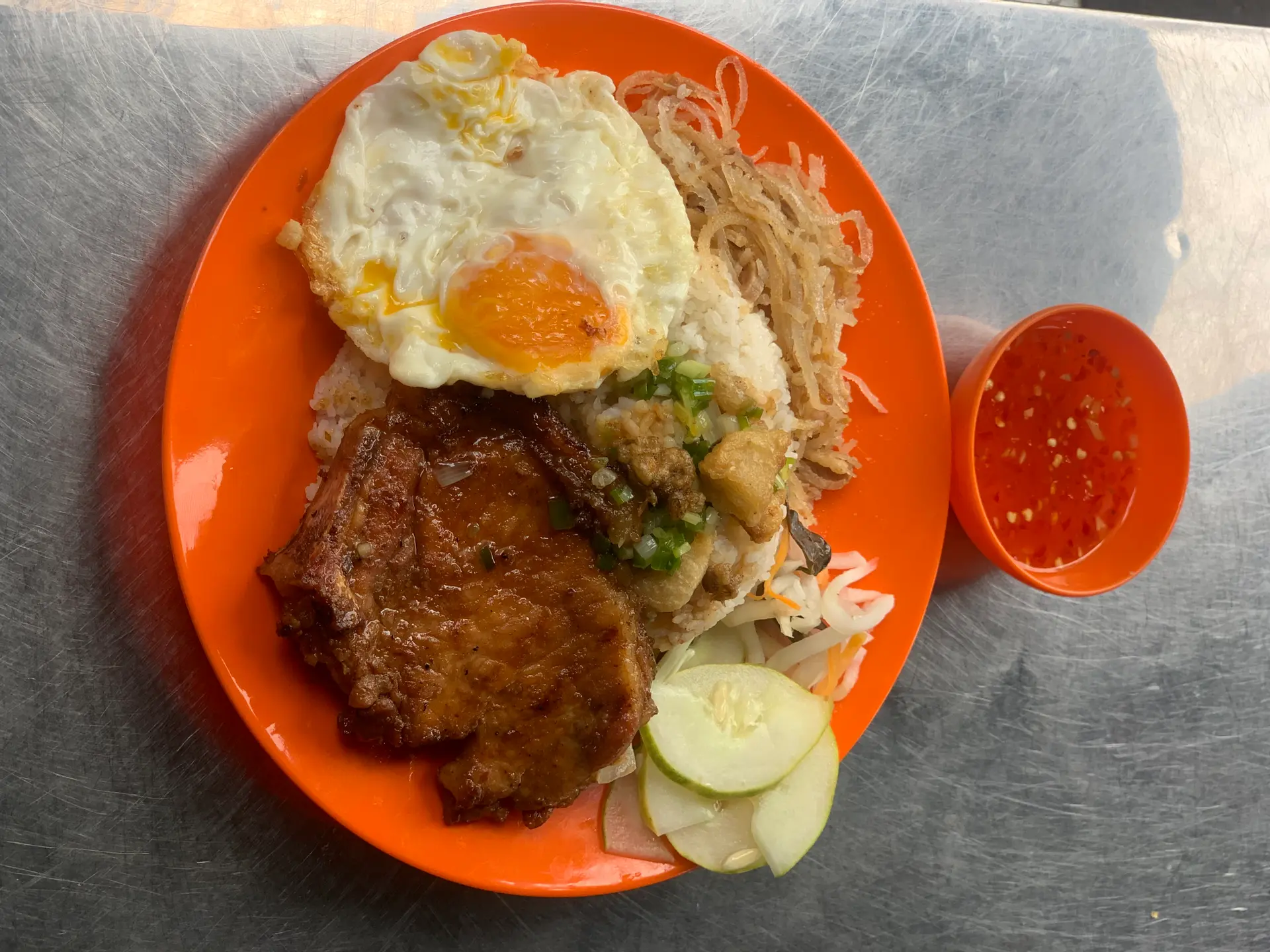 Hình ảnh Cơm tấm sườn bì trứng