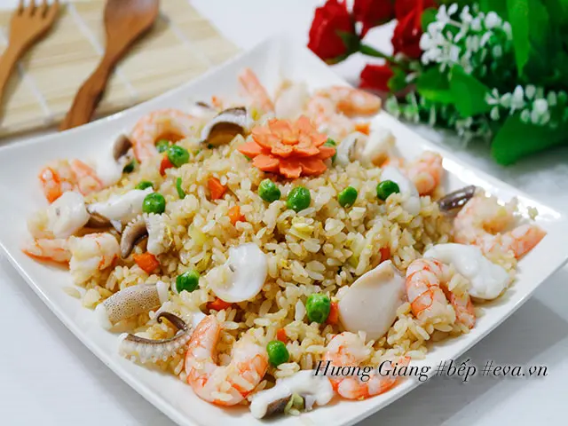 Hình ảnh Cơm Chiên hài sản 