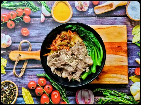 Hình ảnh cơm trộn thịt bò kim chi 