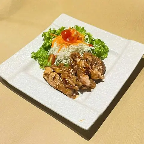 Hình ảnh Đùi gà không xương áp chảo sốt teriyaki