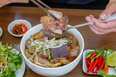 Hình ảnh BÚN BÒ SỤN SƯỜN THẬP CẨM ĐẶC BIỆT