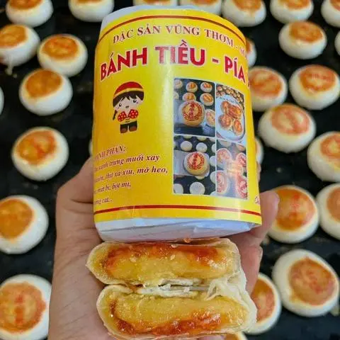 Hình ảnh Bánh Pía Xưa Xá Xíu - Pía Tều Trứng Muối Cây 4 Cái 