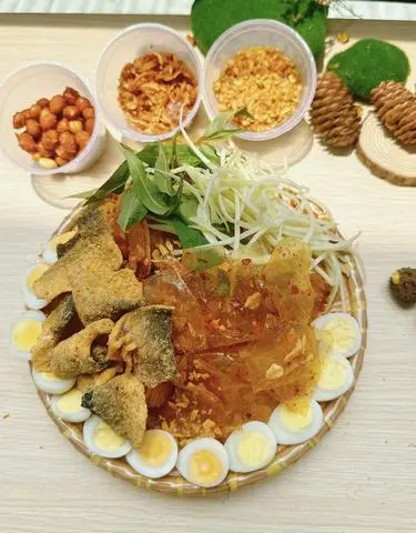 Hình ảnh Bánh Tráng Dẻo Sate Mix Da Cá Hoàng Kim ( Trộn Sẳn )
