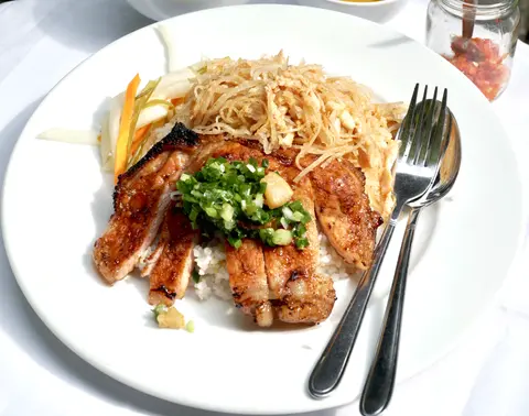 Hình ảnh Cơm Tấm Sườn Bì + Cơm Thêm + Ốp La Thêm