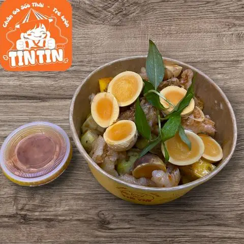 Hình ảnh Chân Gà Sốt Thái Mix Trứng Non Size M