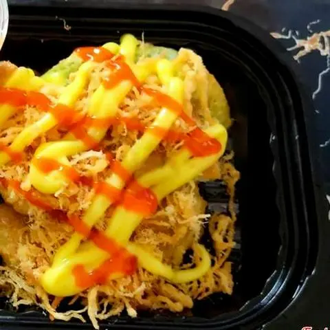 Hình ảnh Bánh pate chiên sốt bơ