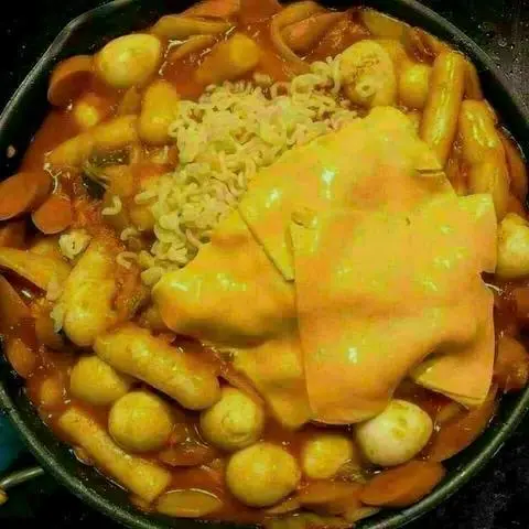 Hình ảnh TOKBOKKI NẤU SẴN PHO MAI SỢI+TRÀ TẮC