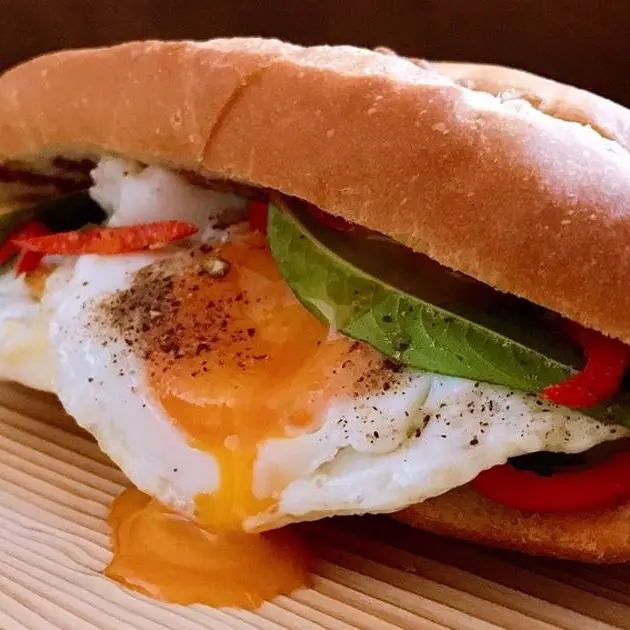 Hình ảnh Bánh mì trứng ốp la
