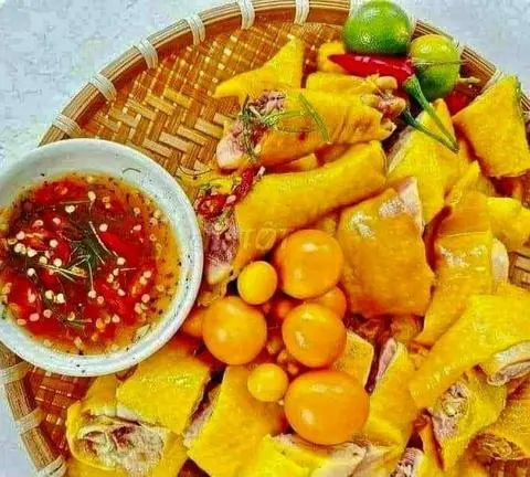 Hình ảnh GÀ Ủ MUỐI HOA TIÊU - ÔM TRỨNG KHÔNG ĐẦU (CHẶT SẴN) ❤️❤️❤️