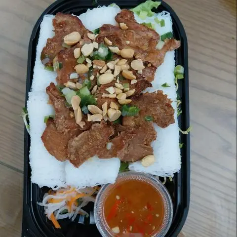 Hình ảnh bánh hỏi thịt nướng + trà tắc