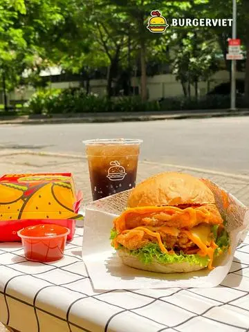 Hình ảnh Burger gà 2 lớp + Coca