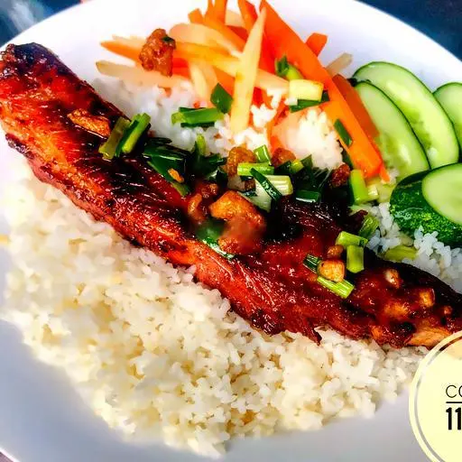 Hình ảnh Cơm SƯỜN CỌNG NƯỚNG/ Steamed Broken Rice With Grilled Pork Ribs