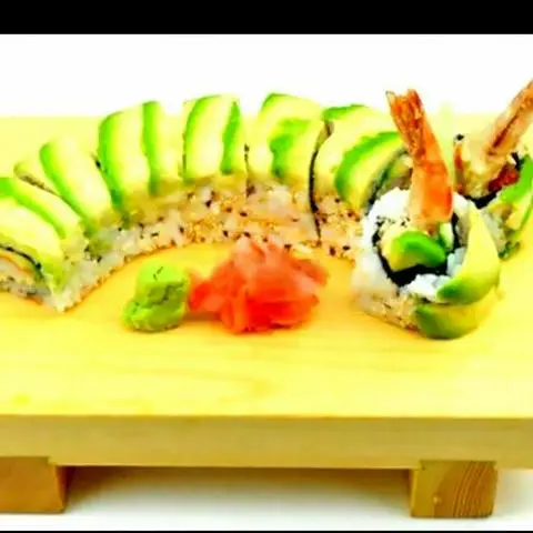 Hình ảnh Sushi Tôm Bơ R7 - Ebitem Avocado Roll