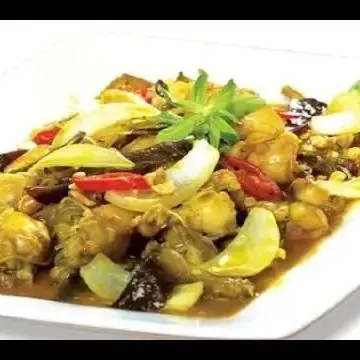 Hình ảnh Cơm cá đuối xào sả ớt + canh