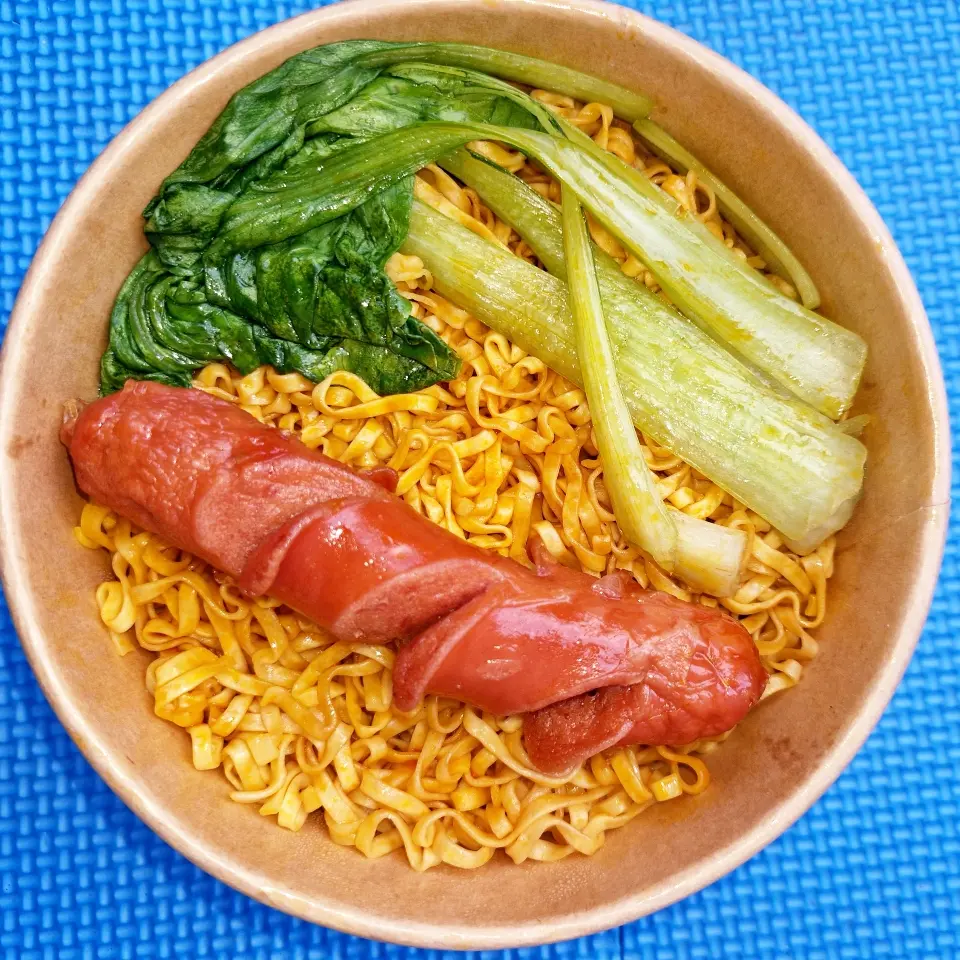 Hình ảnh Mì Trộn Xúc Xích