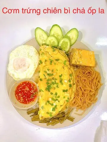 Hình ảnh Cơm Trứng Chiên Bì Chả Ốp La