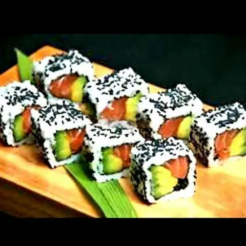 Hình ảnh Sushi Cá Hồi Bơ R4 - Salmon Avocado Roll