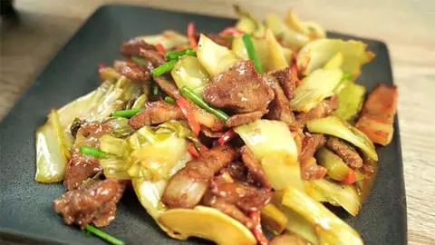 Hình ảnh Cơm Thịt Xào Cải Chua