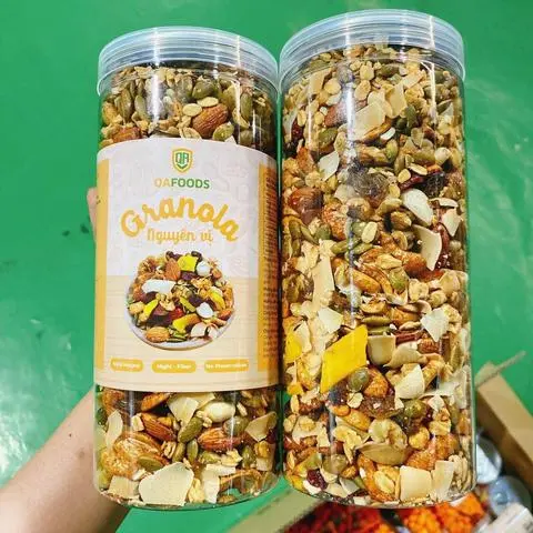 Hình ảnh Ngũ cốc granola siêu hạt nguyên vị / 1 hộp 550gr