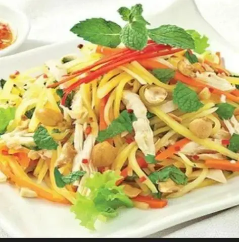 Hình ảnh Gỏi xoài chân gà rút xương