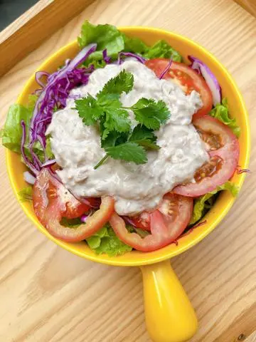 Hình ảnh salad cá ngừ sốt mayo