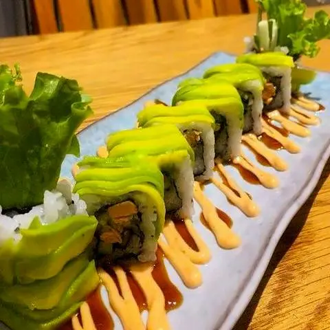 Hình ảnh Sushi Cá Hồi Teri Bơ R5 - Salmon Teri Avocado