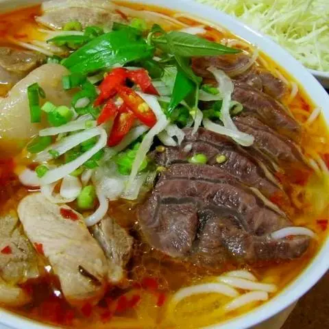 Hình ảnh Huế Beef Noodle Soup/Bún Bò Huế 