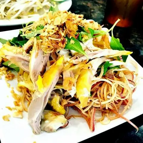 Hình ảnh Gỏi gà hai người ăn