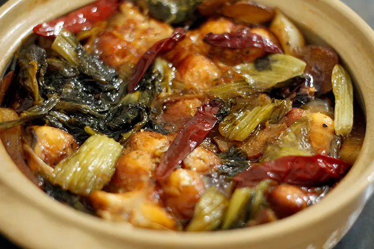 Hình ảnh Cơm cá basa kho dưa cải 