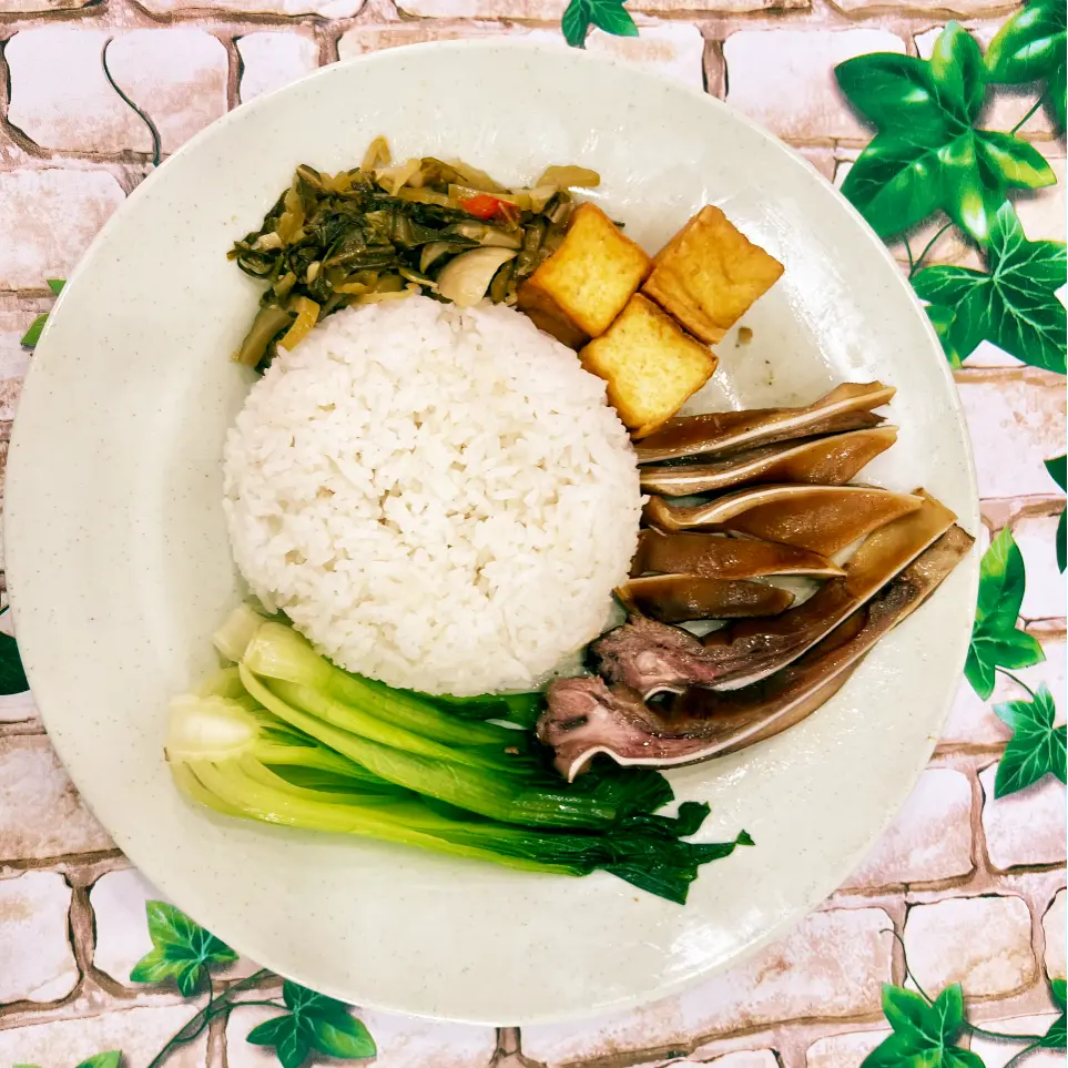 Hình ảnh Cơm tai heo hầm