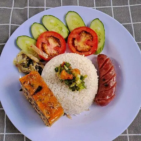 Hình ảnh CƠM- CHẢ TRỨNG- LẠP XƯỞNG