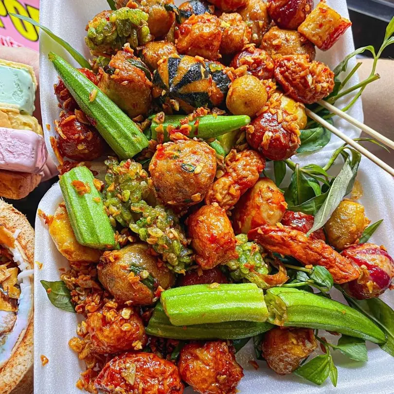 Hình ảnh Combo Cá Viên Chiên Sốt Sa Tế Phần - Lớn