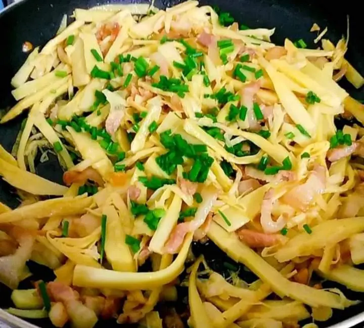 Hình ảnh măng xào không cơm,1phan 