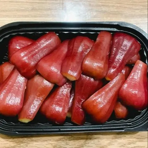 Hình ảnh Mận đỏ ( hộp 400g )