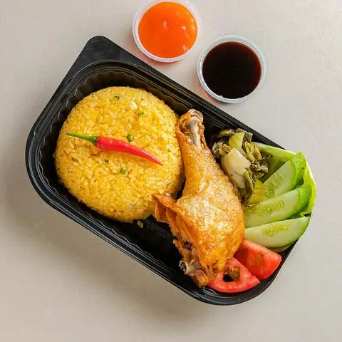 Hình ảnh Cơm Gà Xối Mỡ (đùi tỏi)