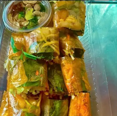 Hình ảnh Bánh tráng cuốn bơ béo