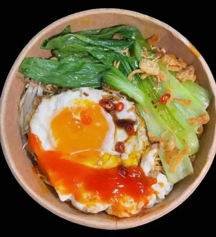 Hình ảnh Mì trộn trứng lòng đào