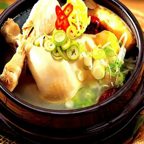 Hình ảnh 삼계탕 . Canh gà hầm sâm Hàn Quốc. Cơm +món ăn phụ