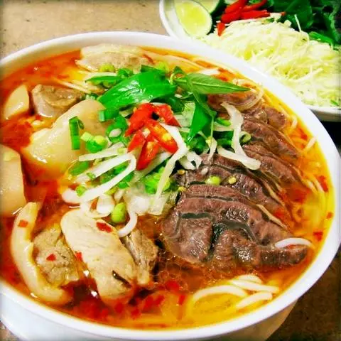 Hình ảnh Bún bò nạm