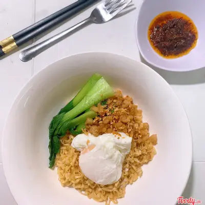 Hình ảnh Mì trộn - trứng lòng đào - Soup Cá Viên