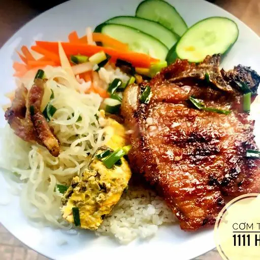 Hình ảnh Cơm SÀ BÌ CHƯỞNG/ Steamed Broken Rice with Grilled Pork Chop and Shredded Pork Skin - Pork Pie