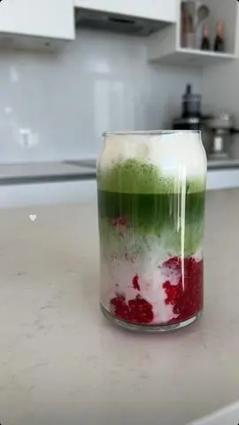 Hình ảnh Strawberry Matcha Latte