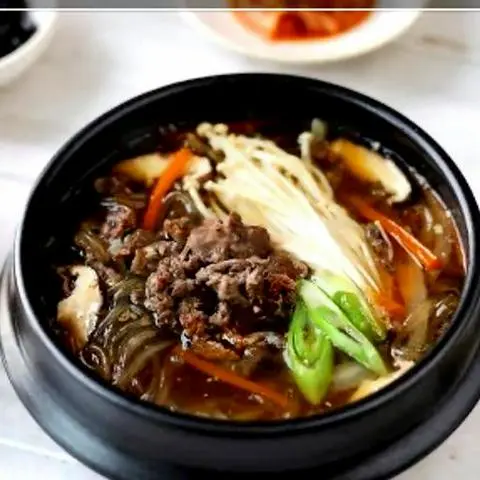 Hình ảnh 뚝배기 불고기 . Súp bò bulgogi+cơm +món ăn phụ