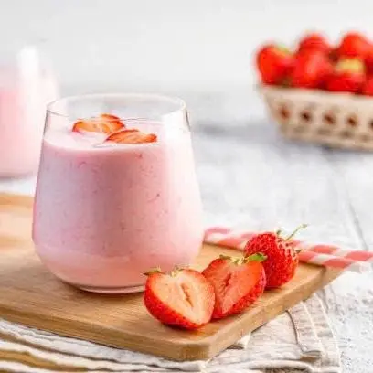 Hình ảnh Sữa Chua Lắc Dâu 