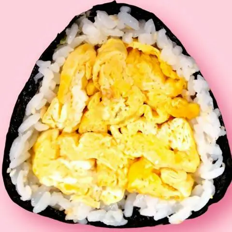 Hình ảnh Onigiri trứng chiên